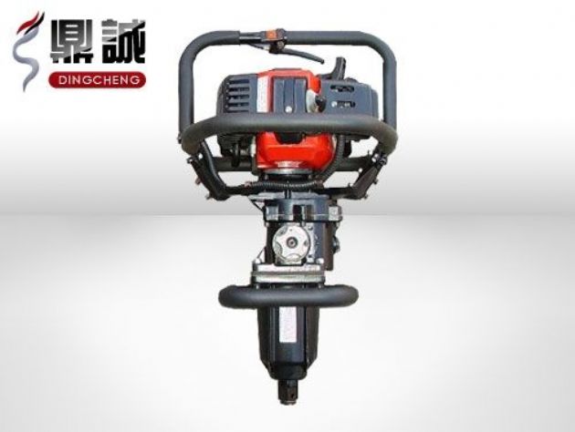 點(diǎn)擊查看詳細(xì)信息<br>標(biāo)題：便攜式內(nèi)燃扳手 閱讀次數(shù)：4409