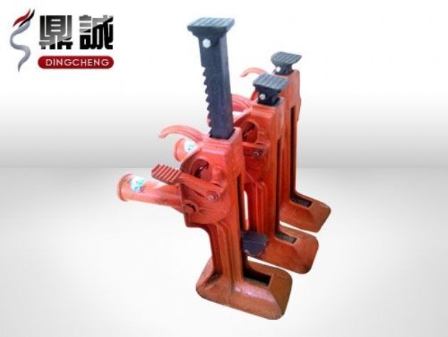 點(diǎn)擊查看詳細(xì)信息<br>標(biāo)題：齒條式起道機(jī) 閱讀次數(shù)：4294